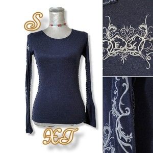 S XT Long Sleeve Embroidered Applique scoop sweater knit top blue white